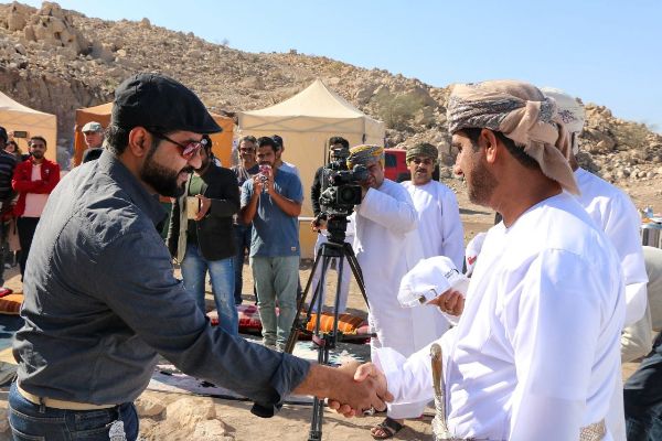 النحات رضا العلوي في عمان