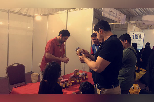 ركن سلطات أحمد الأمير في مهرجان الوفاء