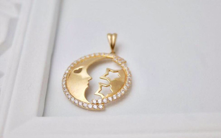 عروض حقيقية وتخفيضات هائلة في ”دانة النمر للمجوهرات“