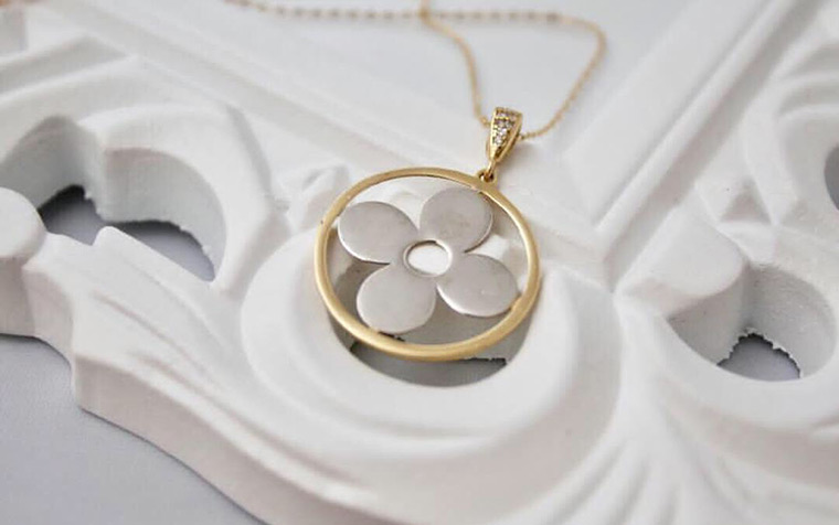 عروض حقيقية وتخفيضات هائلة في ”دانة النمر للمجوهرات“